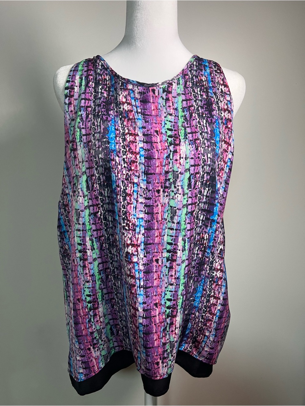 Sleeveless Abstract Stripe Tank Top in Purple/Multi